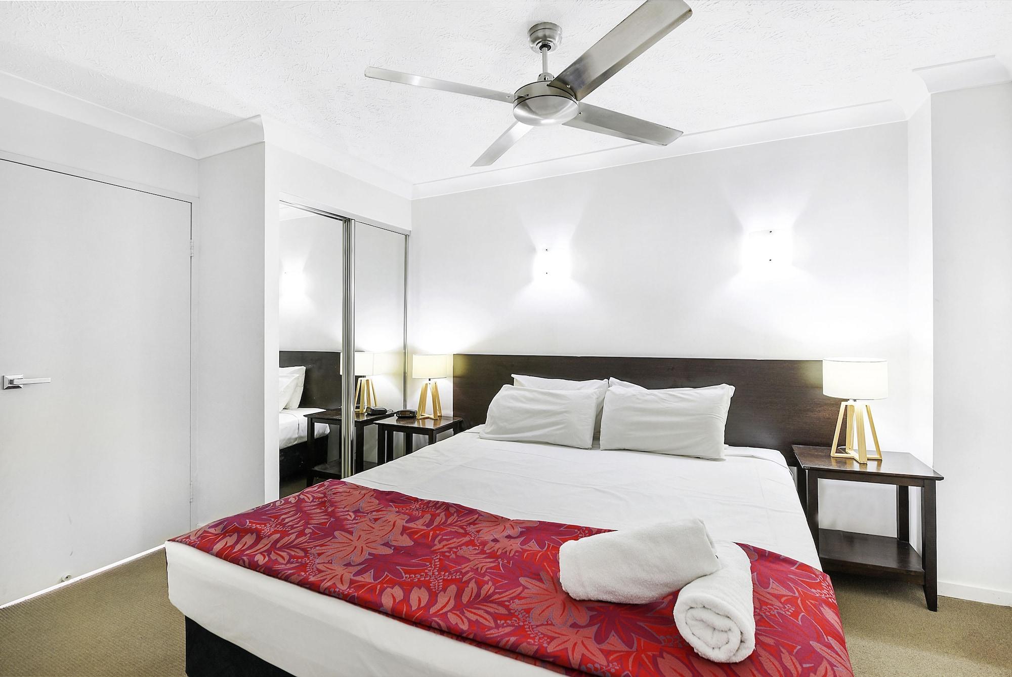 Broadbeach Travel Inn Apartments Gold Coast Exterior photo