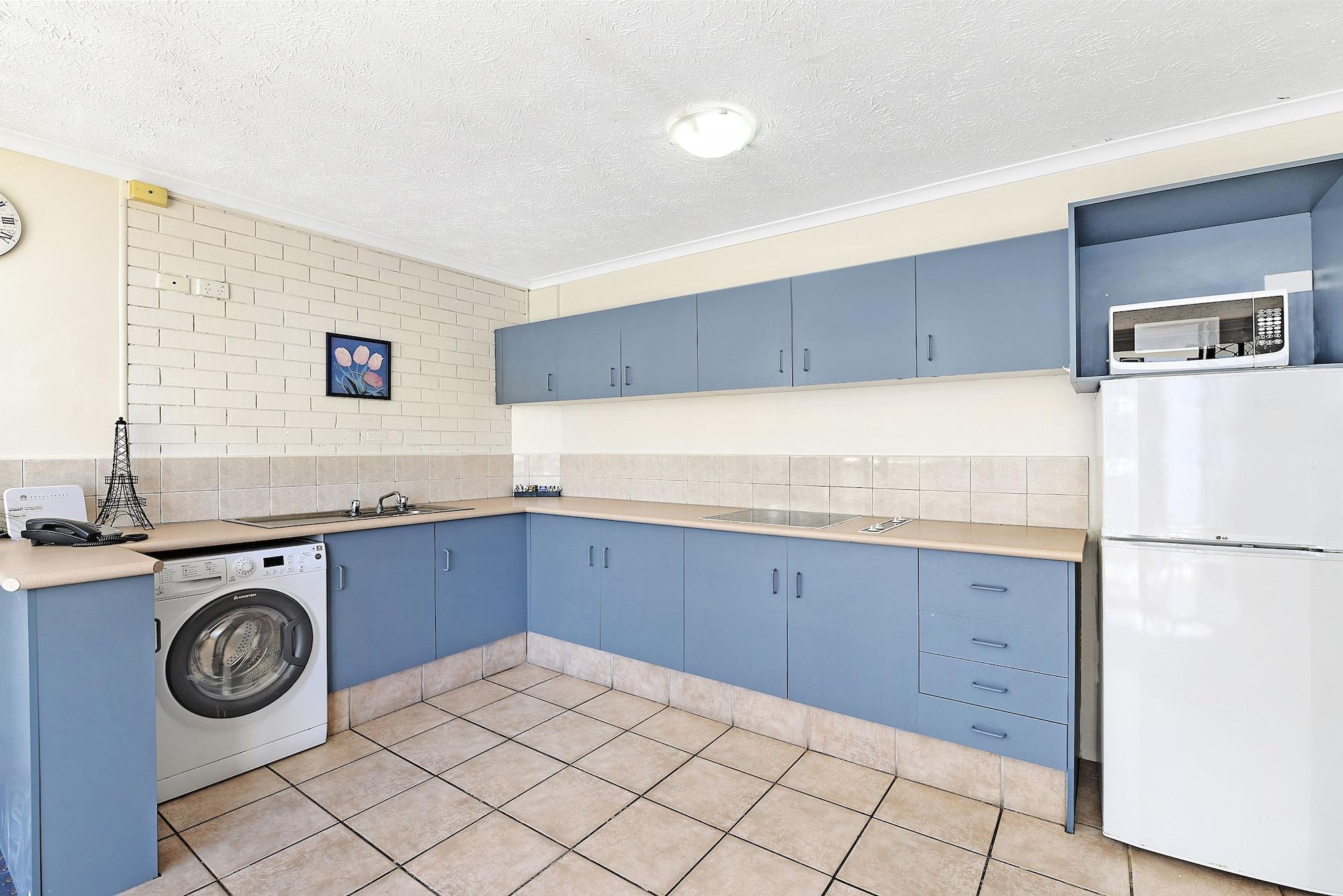 Broadbeach Travel Inn Apartments Gold Coast Exterior photo